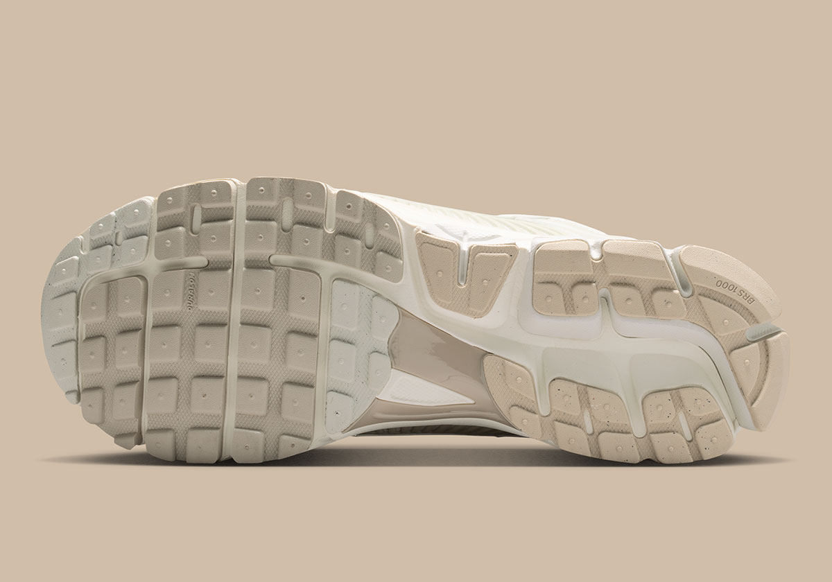 nike-zoom-vomero-5-phantom-tenis-versatil-verao-4