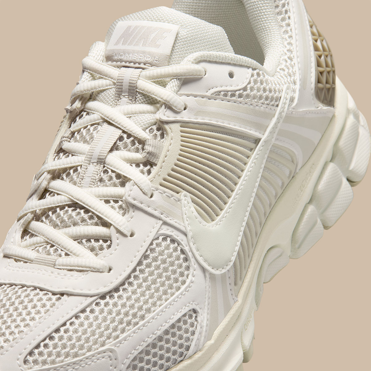 nike-zoom-vomero-5-phantom-tenis-versatil-verao-8