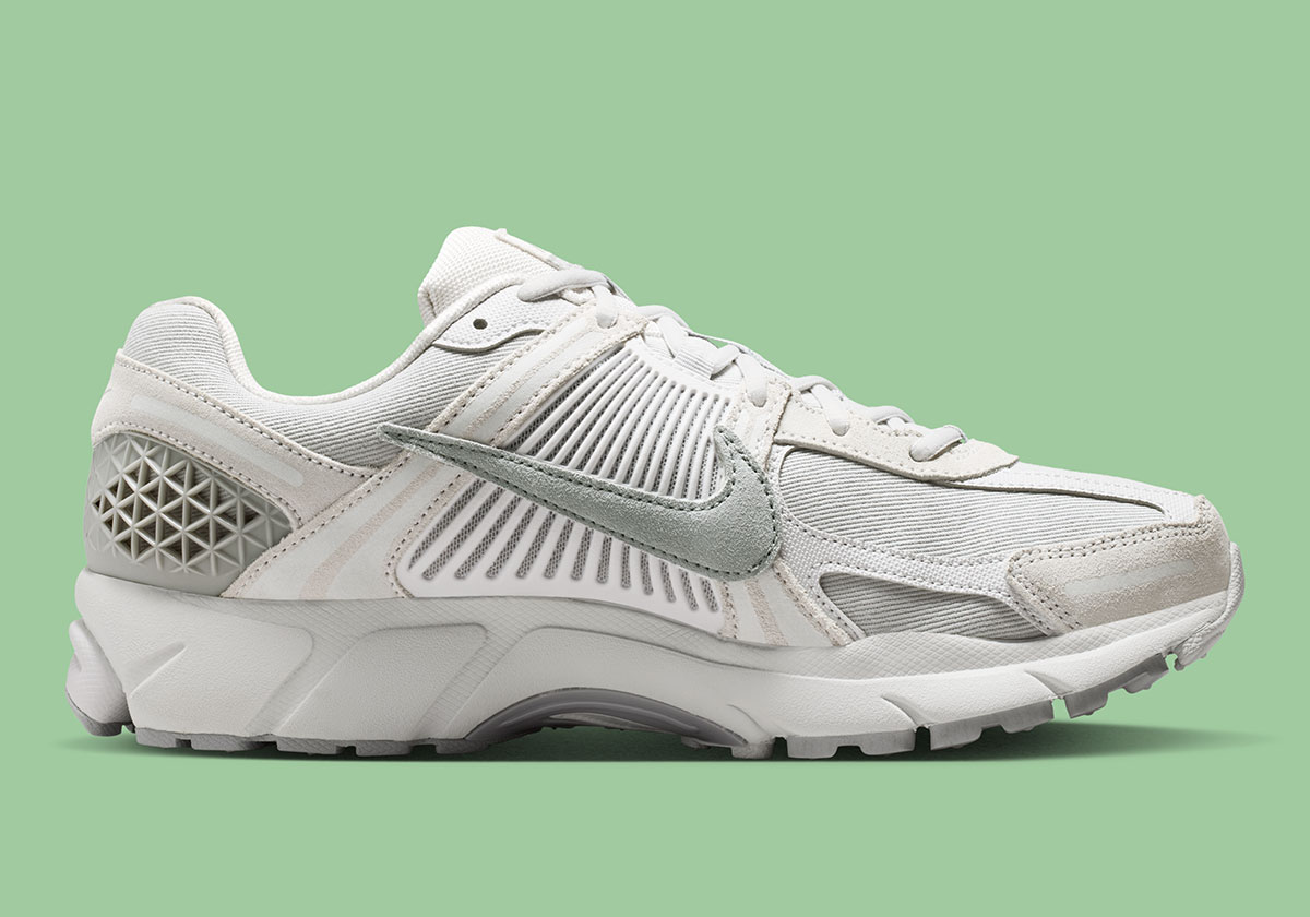 nike-zoom-vomero-5-vast-grey-cabedal-canvas-2026-5