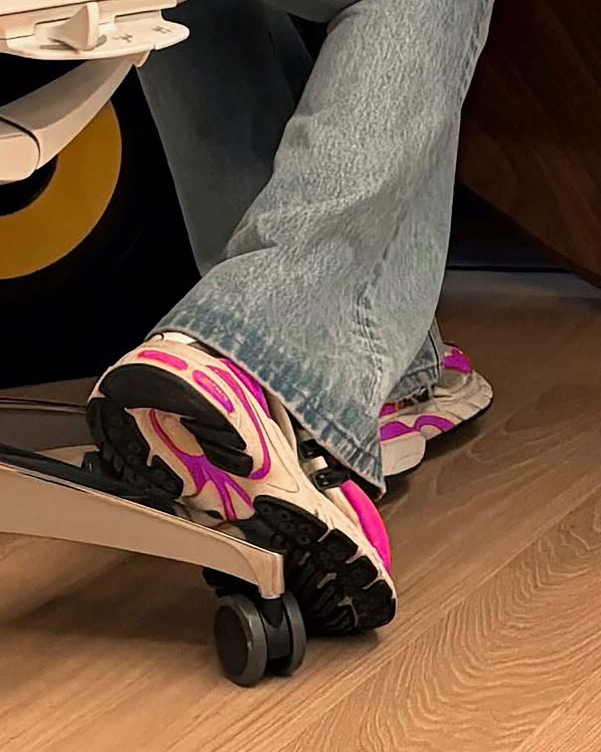 pharrell-lanca-adidas-jellyfish-rosa-vibrante-6
