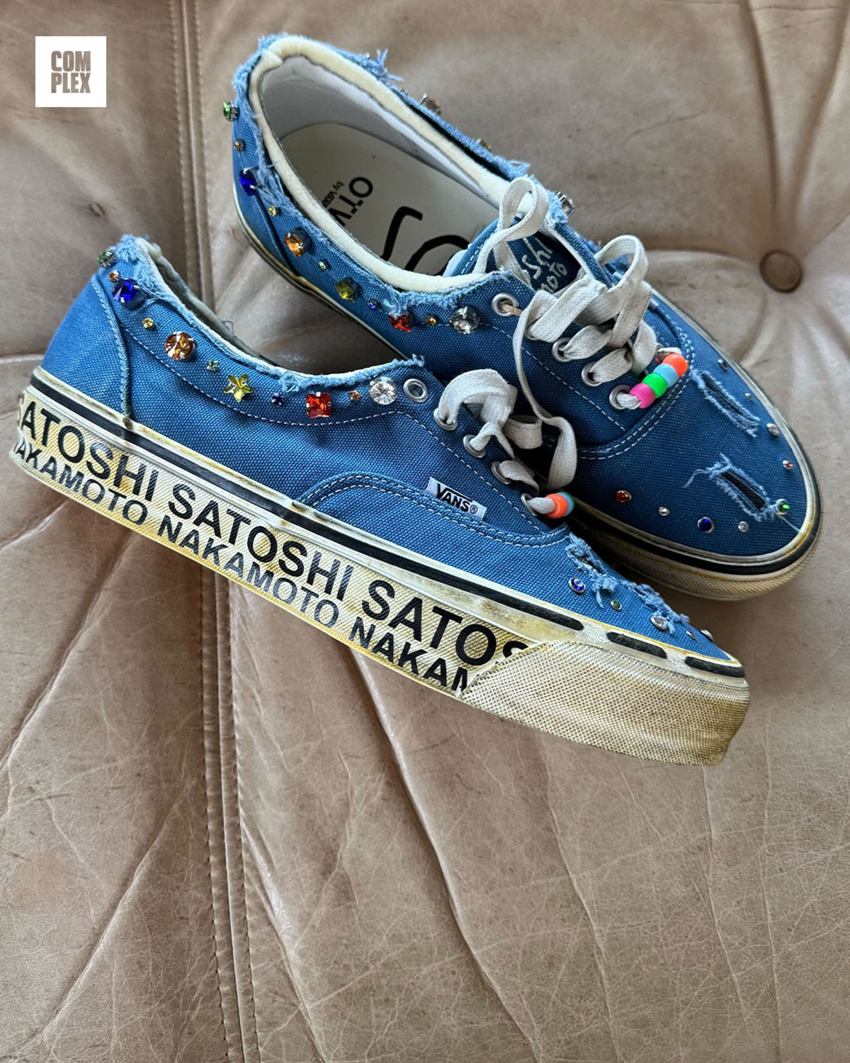satoshi-nakamoto-vans-era-lucky-charms-azul-5