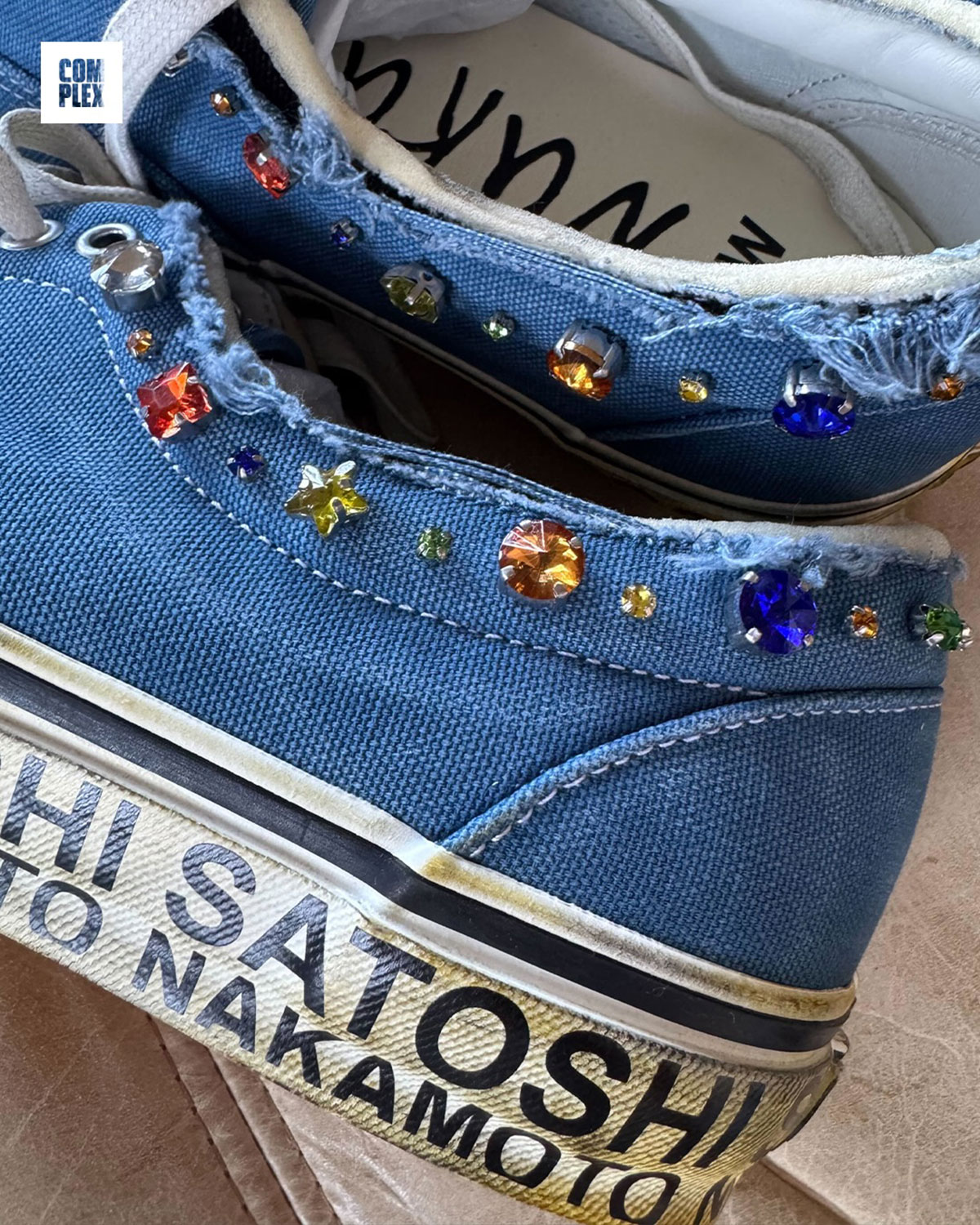satoshi-nakamoto-vans-era-lucky-charms-azul-6