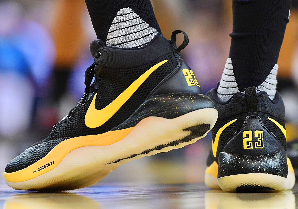 steph-curry-nike-zoom-rev-2017-draymond-green-3