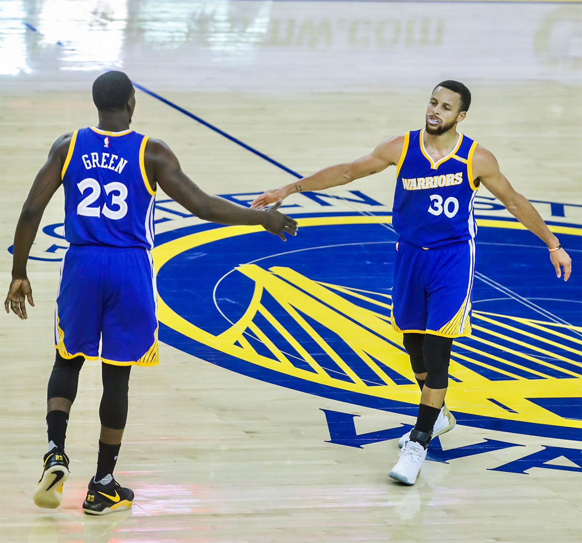 steph-curry-nike-zoom-rev-2017-draymond-green-4