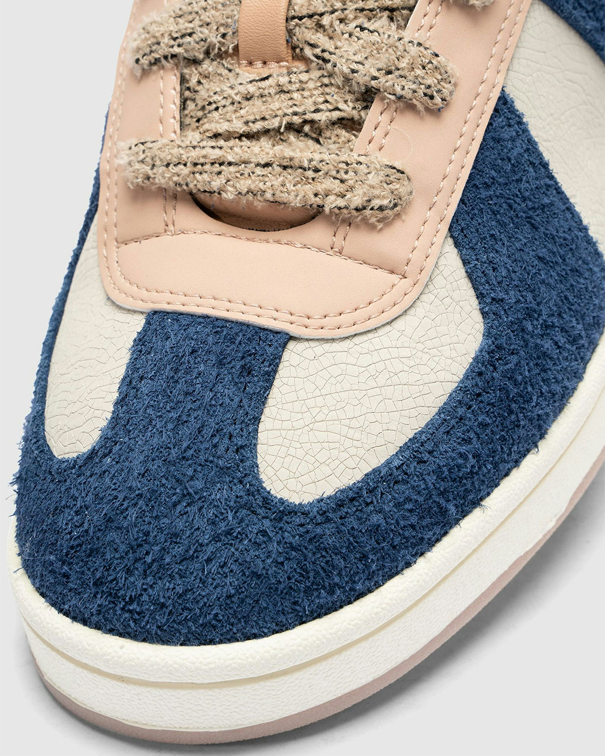 the-whitaker-group-adidas-bw-00s-do-not-duplicate-7