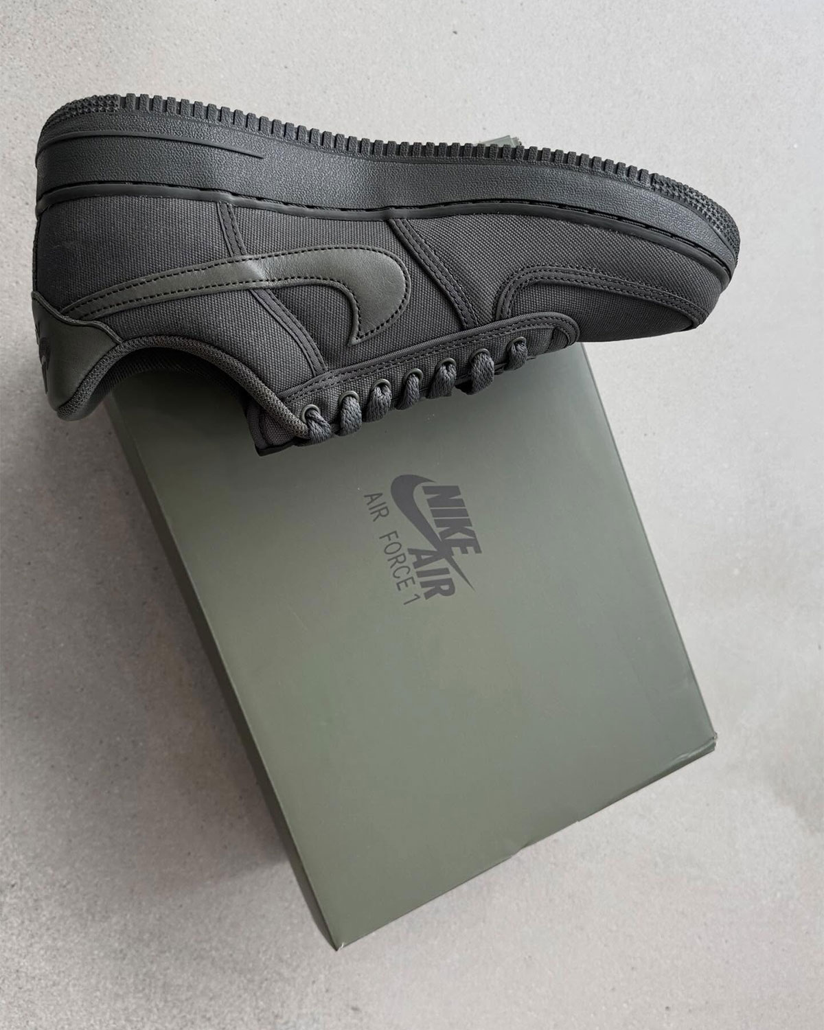 tune-nike-air-force-1-low-inside-out-lancamento-2026-7