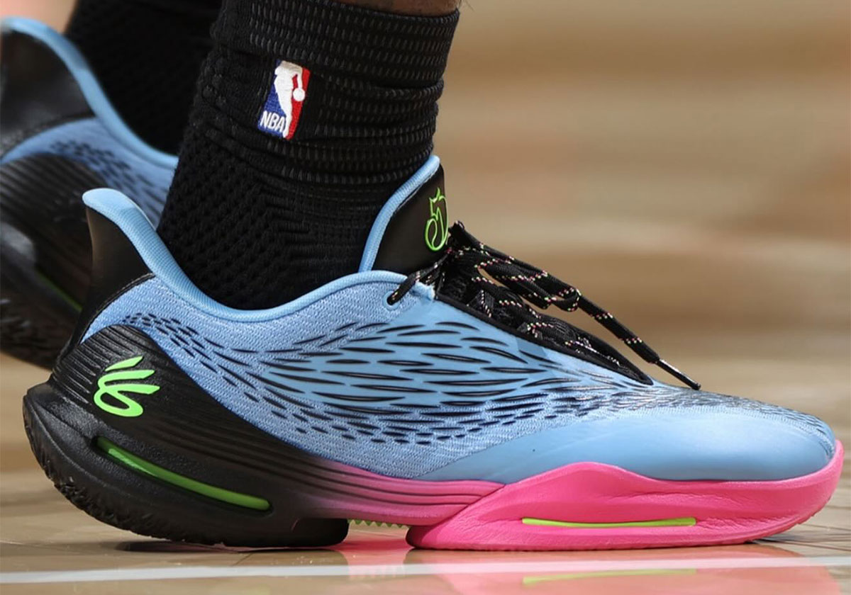 Under Armour Fox 3 de De'Aaron Fox estreia na NBA