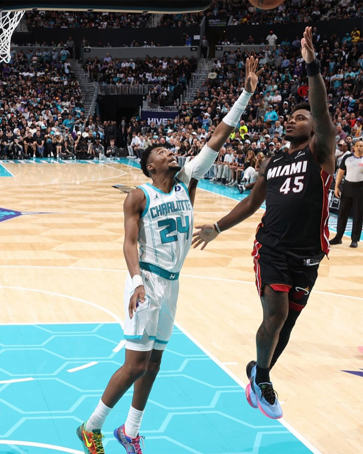 Under Armour Fox 3 de De'Aaron Fox estreia na NBA