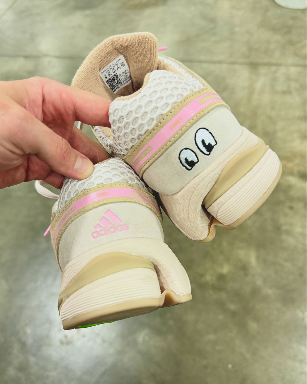 unheardof-adidas-piggy-runner-porkchop-edicao-1-of-1-7