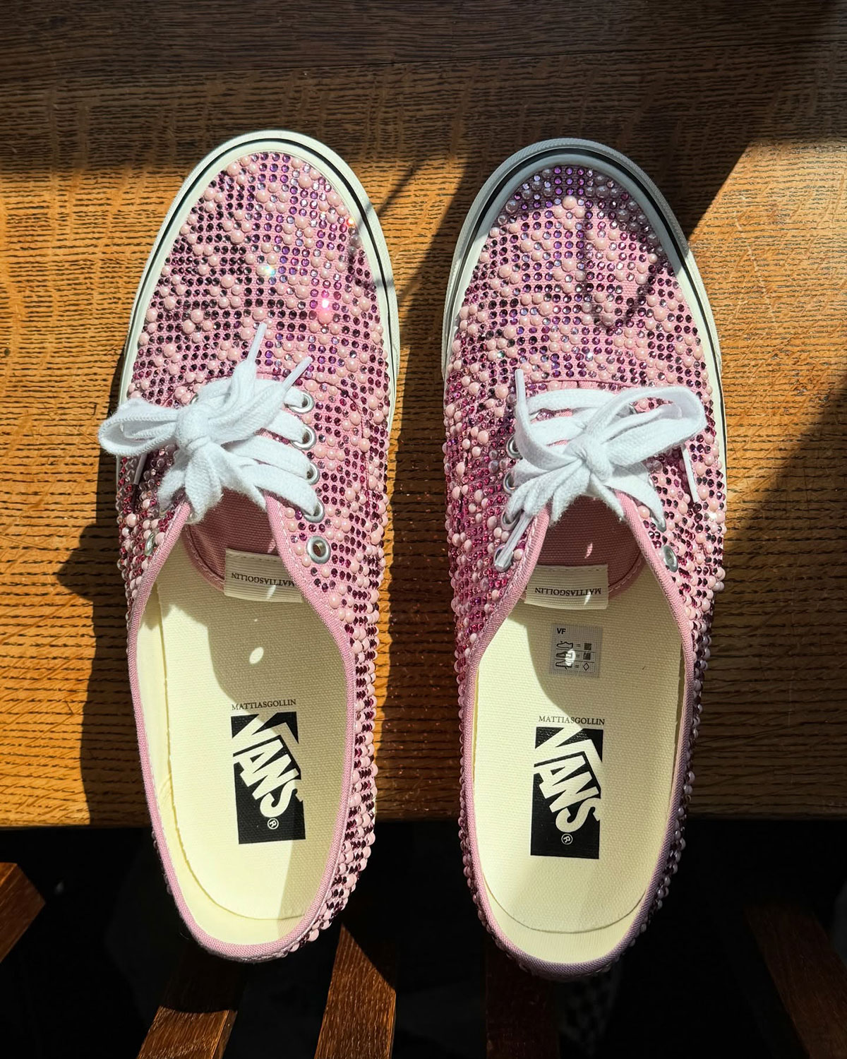 vans-authentic-easter-pink-mattias-gollin-luxo-2