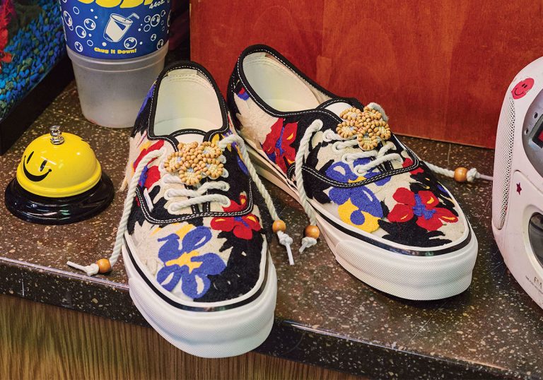 Vans Authentic Needlework reforça ícone artesanal para o verão