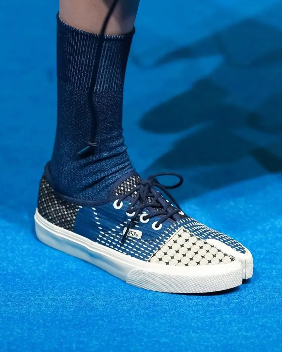 vans-lanca-authentic-tabi-colaboracao-fdmtl-2026-2