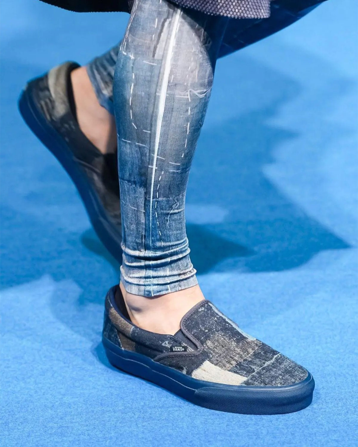 vans-lanca-authentic-tabi-colaboracao-fdmtl-2026-6