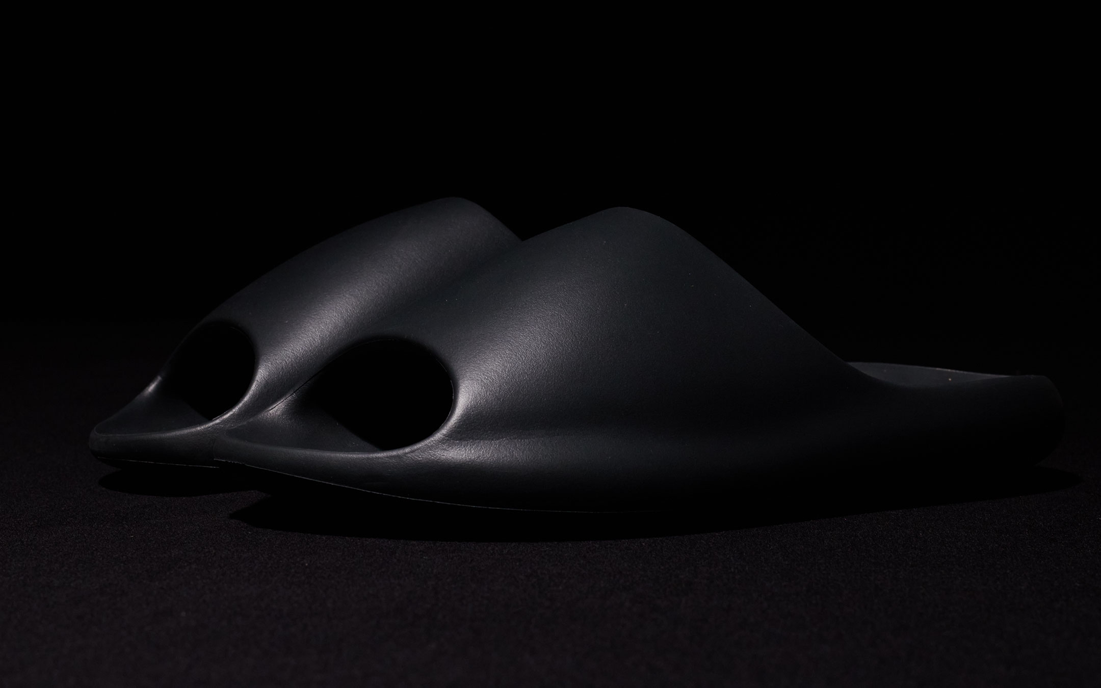 Yeezy Slide YZY YS-02 é lançada com envio mais rápido