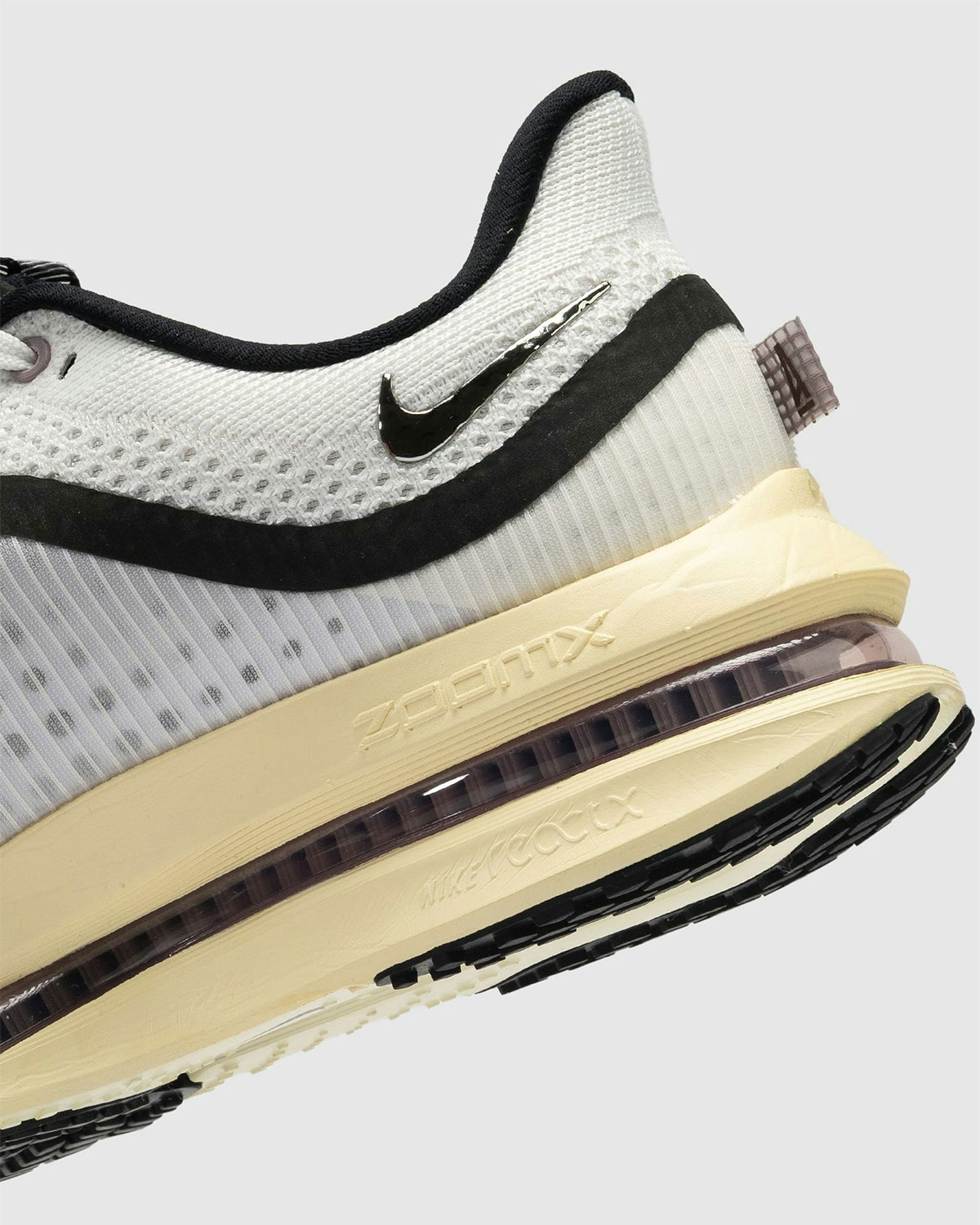 a-ma-maniere-nike-pegasus-premium-luxo-performance-7