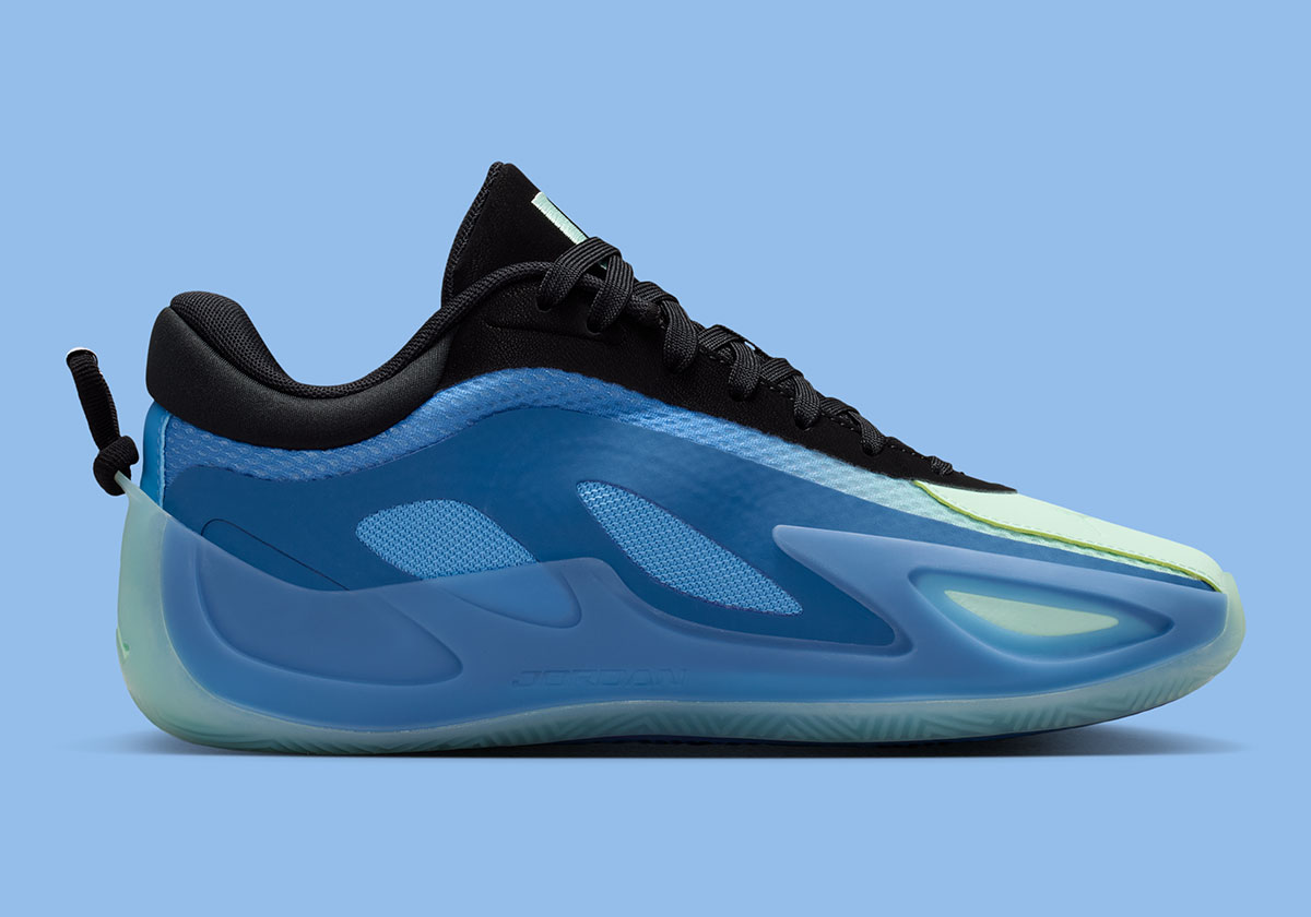 jordan-heir-series-2-minnesota-lynx-napheesa-collier-5