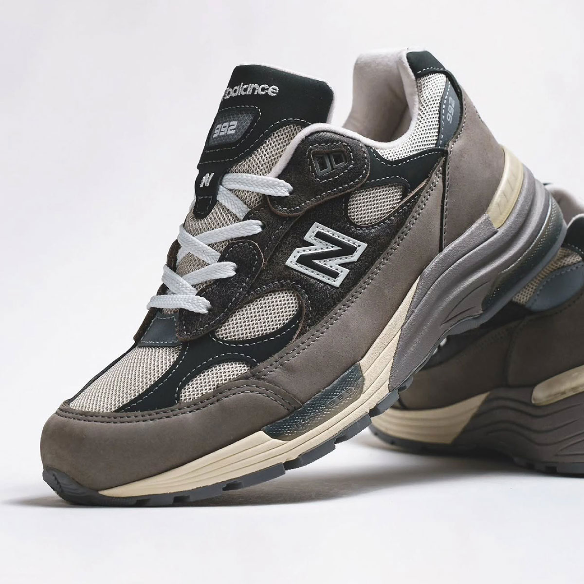new-balance-992-shadow-grey-made-in-usa-2026-3