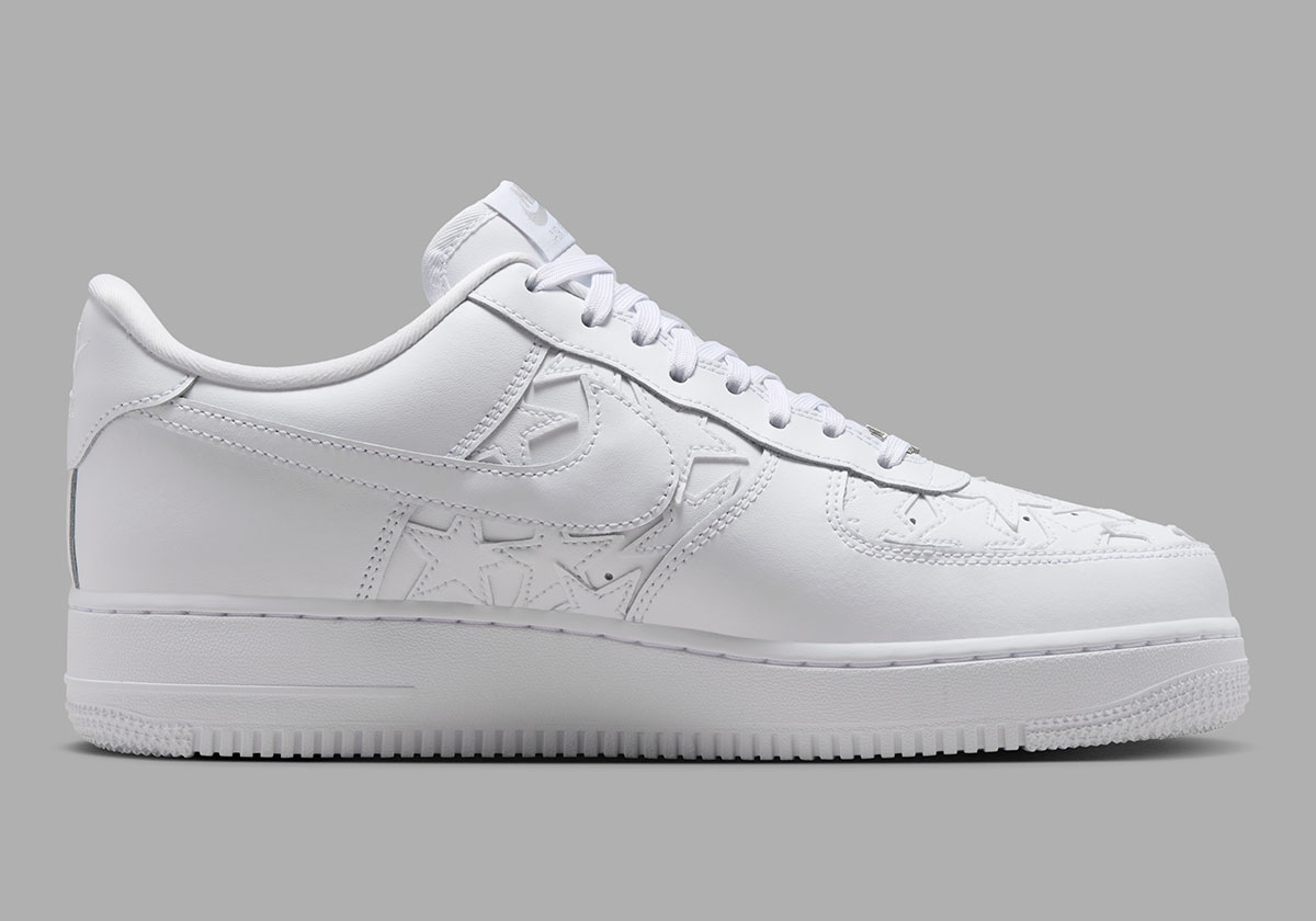 nike-air-force-1-low-stars-tematica-de-estrelas-4