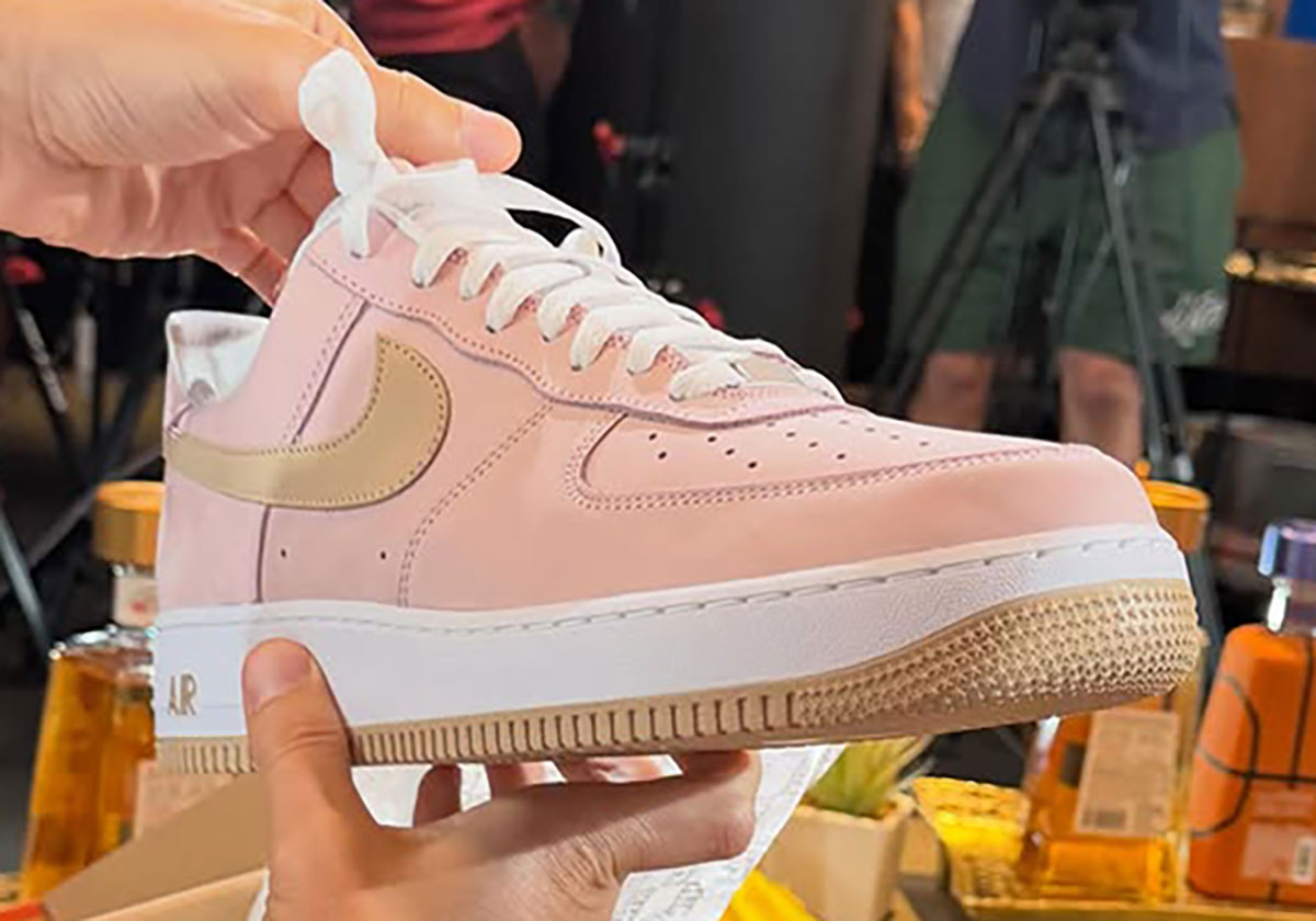 nike-air-force-1-reverse-linen-collab-kith-ronnie-fieg-2