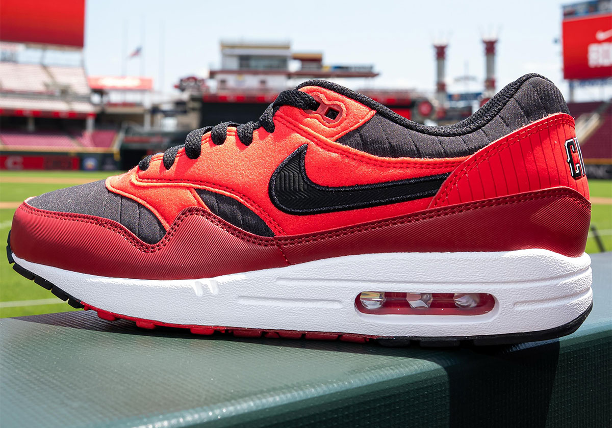 nike-air-max-1-city-connect-cincinnati-reds-tenis-2026-1