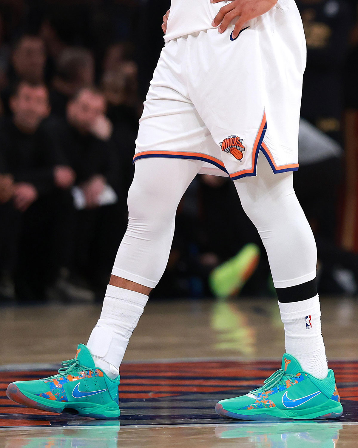 nike-kobe-5-protro-pe-de-jalen-brunson-knicks-7
