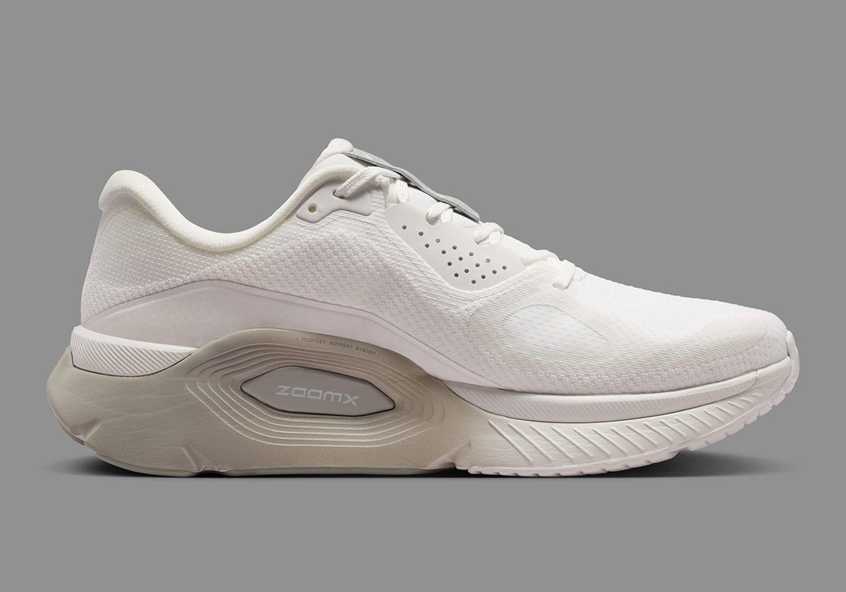 nike-structure-plus-monochrome-performance-lifestyle-5